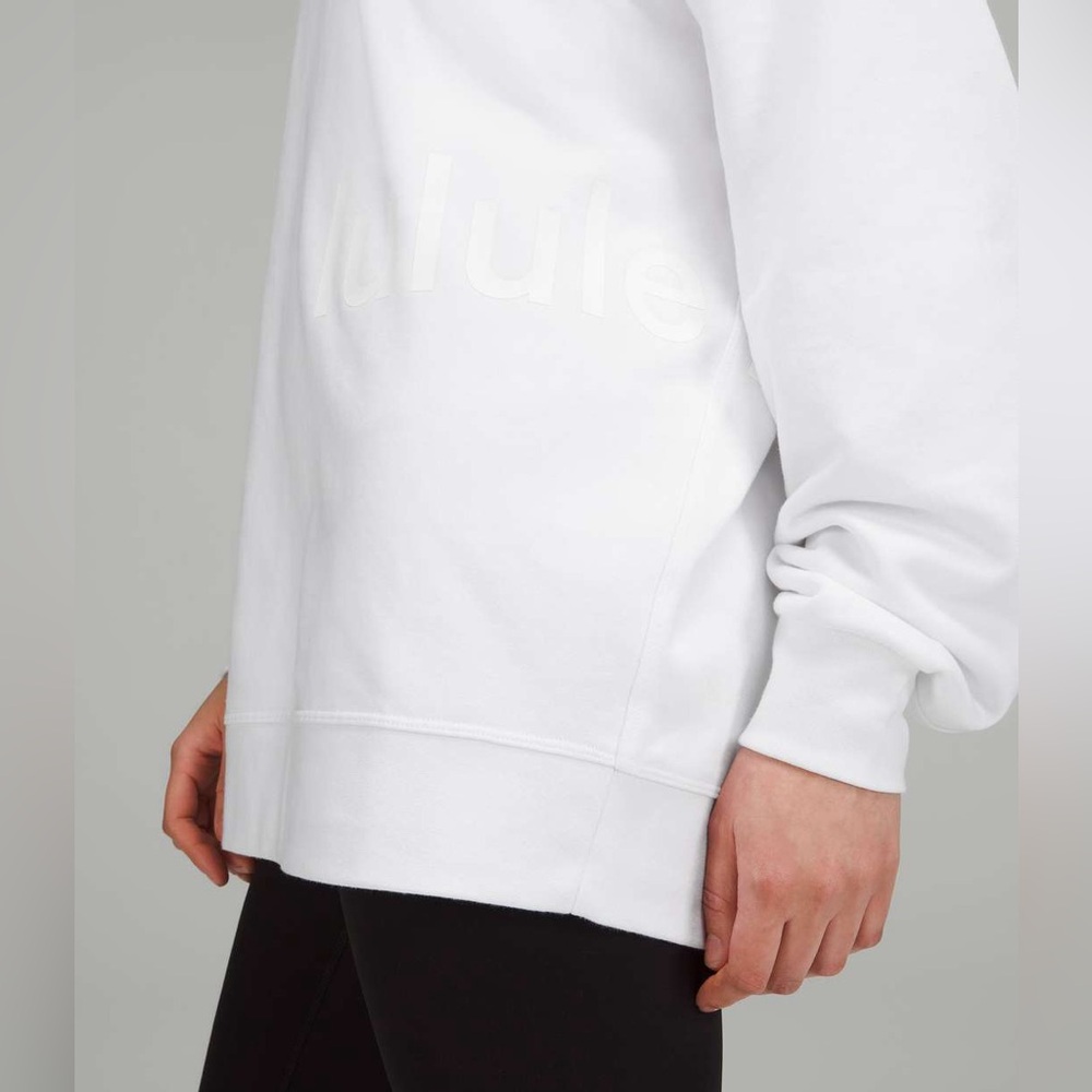 Lululemon perfectly oversized crew *Graphic
Terry material.